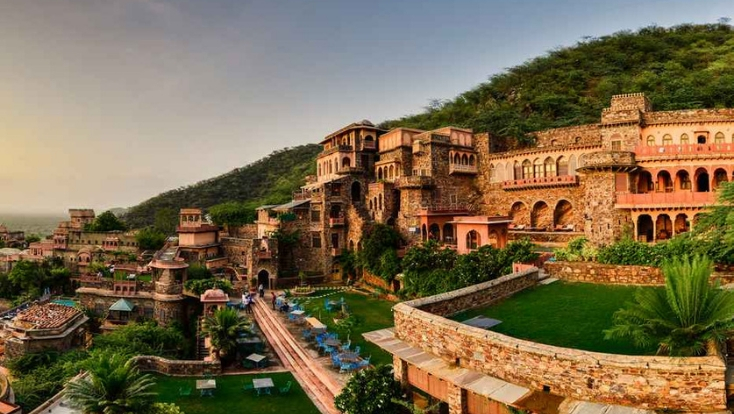 places to stay in delhi,palace,accoommodation in delhi,travel india